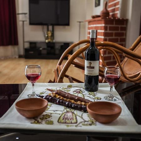 Sunny Apartments. Tbilisi. 300 Aragveli Εξωτερικό φωτογραφία