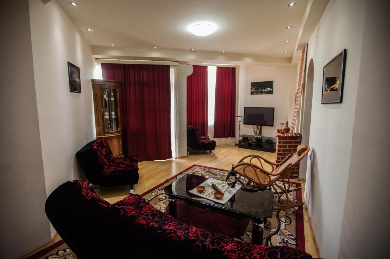 Sunny Apartments. Tbilisi. 300 Aragveli Εξωτερικό φωτογραφία